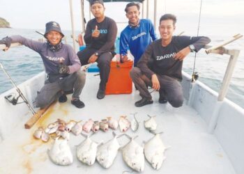 SEKUMPULAN kaki pancing tidak menunggu lama untuk menempah perkhidmatan bot ke Pulau Kendi, Pulau Pinang sebaik sahaja kerajaan membenarkan aktiviti rentas negeri.