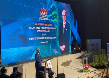 ISMAIL Sabri Yaakob ketika berucap dalam Majlis Pelancaran PPVN dan Institut Genom dan Vaksin Malaysia (MGVI).