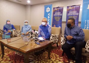 NOH Omar dalam sidang akhbar menghadiri Majlis Program Prestij Pendidikan 2021 peringkat Jabatan Pendidikan Negeri (JPN) Selangor Shah Alam, Selangor hari ini. - UTUSAN / MOHAMAD NAUFAL MOHAMAD IDRIS