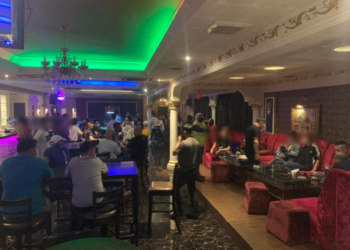 ANTARA pengunjung yang dikompaun polis Kuala Lumpur di sebuah premis hiburan di ibu negara malam tadi.