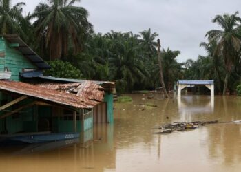 UNIT Pengurusan Bencana Pejabat Setiausaha Kerajaan Negeri Selangor menyarankan penduduk di negeri ini terutama yang tinggal di kawasan berisiko banjir membuat persediaan bagi menghadapi Monsun Timur Laut yang diramalkan melanda bulan hadapan. - GAMBAR HIASAN