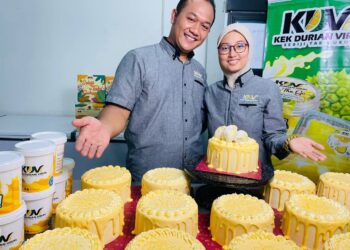 Kek Durian Viral (KDV) diusahakan pasangan suami isteri, Mohammad Nasruddin Shah Room dan Nor Fazliah Mohammed.