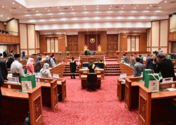 DEWAN Undangan Negeri Kedah hari ini meluluskan pindaan Undang-Undang Tubuh Kerajaan Negeri Kedah menurunkan kelayakan usia daripada 21 kepada 18 tahun untuk bertanding sebagai calon pada pilihan raya.