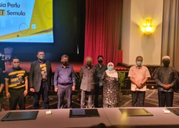 MAHATHIR Mohamad pada Majlis Dialog NGO Bersama Negarawan dan Memorandum Persefahaman Reset Malaysia di Putrajaya. - UTUSAN/SITI AISYAH SUKAIMI