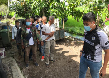 SEBAHAGIAN individu yang ditangkap kerana disyaki terlibat dalam kegiatan penyalahgunaan dadah di sekitar Perak. - UTUSAN/IHSAN PDRM