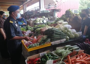 PEGAWAI KPDNHEP Negeri Sembilan membuat pemantauan harga sayur selepas terdapat laporan berlaku kenaikan harga secara mendadak di media sosial.