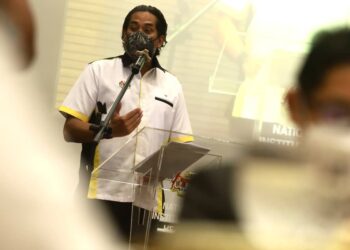 KHAIRY Jamaluddin Abu Bakar dalam sidang akbar selepas mengadiri Majlis Apresiasi Petugas Barisan Hadapan Covid-19 KKM di NIH di Shah Alam, Selangor, hari ini. - UTUSAN / ZULFADHLI ZAKI