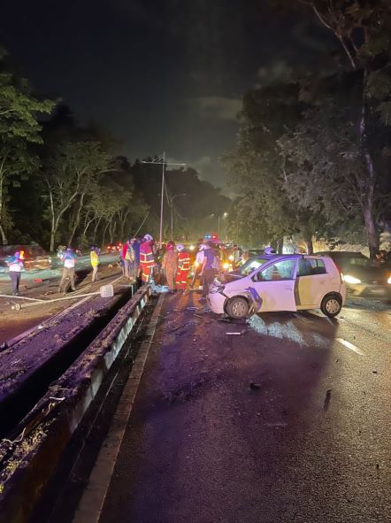 Dua beradik cedera terlibat kemalangan tujuh kereta – Utusan Digital