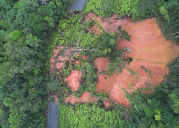 Sebanyak tujuh lagi kejadian tanah runtuh direkodkan di Selangor dan Negeri Sembilan pagi ini.