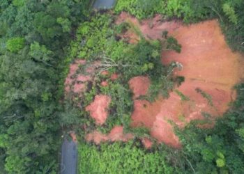 SAM mahu kerajaan menjalankan siasatan terperinci serta mengumumkan hasil siasatan kepada orang ramai mengenai punca kejadian tanah runtuh di Kilometer 34 Jalan Simpang Pulai-Blue Valley ke Cameron Highlands semalam.