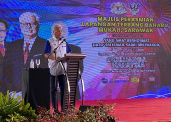 ISMAIL SABRI  berucap semasa Majlis Perasmian Lapangan Terbang Baharu Mukah hari ini.