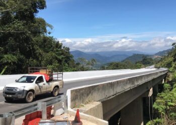 LALUAN di Kilometer 92, Jalan Gua Musang-Lojing yang mengalami kerosakan dalam kejadian tanah runtuh awal tahun lalu kini selamat dilalui semua jenis kenderaan. - UTUSAN/AIMUNI TUAN LAH