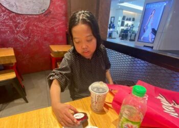 JOHANI Borhanudin ditemui kakitangan Stesen Sentral Kuala Lumpur merayau berseorangan di kawasan itu pagi tadi.