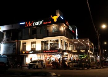 ME'NATE Steak Hub membuka cawangan baharu di Ipoh di Jalan Dato Seri Ahmad Said, Greentown. - UTUSAN/ZULFACHRI ZULKFILI