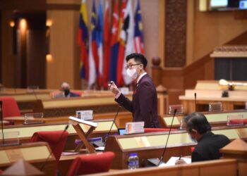 HOWARD Lee Chuan How ketika perbahasan Belanjawan 2022 Perak pada Sidang DUN Perak di Ipoh hari ini. - UTUSAN/IHSAN URUSETIA DEWAN NEGERI PERAK