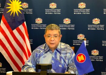 SAIFUDDIN Abdullah mewakili Malaysia ketika berucap julung kali pada Mesyuarat ASEAN-G7 yang diadakan secara hibrid semalam. – WISMA PUTRA