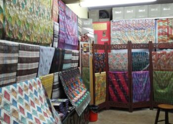 KAIN songket diiktiraf dalam senarai UNESCO.