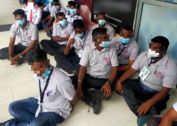 ANTARA warga India yang bekerja secara haram ditahan dalam satu serbuan di sebuah kompleks beli-belah di Solaris, Kuala Lumpur. - IHSAN IMIGRESEN