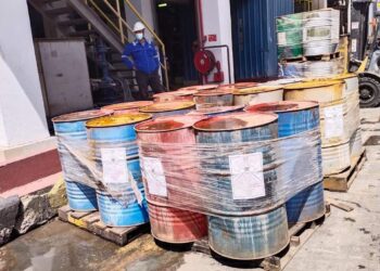 JAS mengeluarkan kompaun berjumlah RM64,000 kepada sebuah kilang berasaskan minyak sawit di Kawasan Perindustrian Pasir Gudang di Johor.