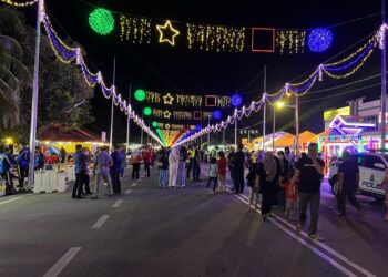 PERSIARAN Makanan Bintong di Jalan Raja Syed Saffi, Kangar, menjadi satu lagi tarikan baharu pelancongan di Perlis. - UTUSAN/NAZLINA NADZARI