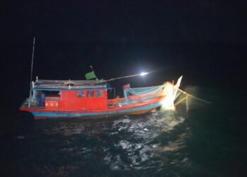 BOT nelayan asing yang ditahan oleh Maritim Malaysia selepas menceroboh perairan negara di kedudukan dua batu nautika barat laut, Tanjung Langgun, Langkawi pada Ahad lalu.