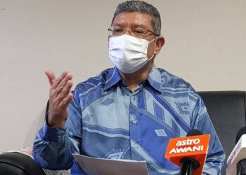 SAIFUDDIN Abdullah dalam sidang akhbar selepas lawatan ke Pejabat Motac Pahang di Kuantan, Pahang. - UTUSAN/SHAIKH AHMAD RAZIF