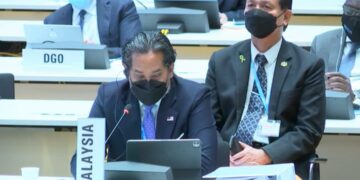 KHAIRY Jamaluddin ketika berucap pada Mesyuarat Lembaga Eksekutif WHO) Sesi Ke-150 di Geneva, Switzerland hari ini. – WHO
