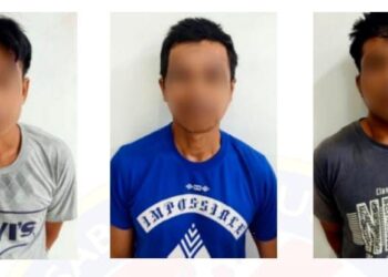 TIGA anggota Kumpulan Wali Tujuh yang ditahan di Ladang Bukit Kertam, Kota Kinabatangan, semalam. - IHSAN ESSCOM