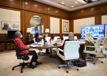 ISMAIL Sabri Yaakob mempengerusikan MTVET secara telesidang di Putrajaya. - PEJABAT PERDANA MENTERI