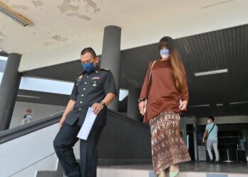 MAHKAMAH Sesyen Ayer Keroh, Melaka menjatuhi hukuman denda RM10,000 kepada Joanne To Mei Ting kerana menggunakan perkataan halal tanpa perakuan Jakim. - UTUSAN/DIYANATUL ATIQAH ZAKARYA