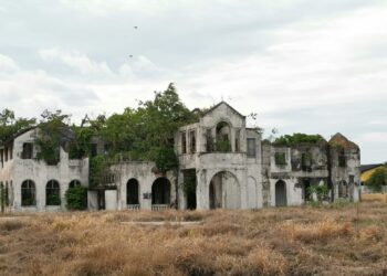 ISTANA Raja Muda Perak di Teluk Intan. - UTUSAN/AIN SAFRE BIDIN