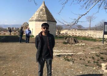 Salam satu monumen yang hancur binasa di kota Agdam, Karabakh, Azerbaijan.