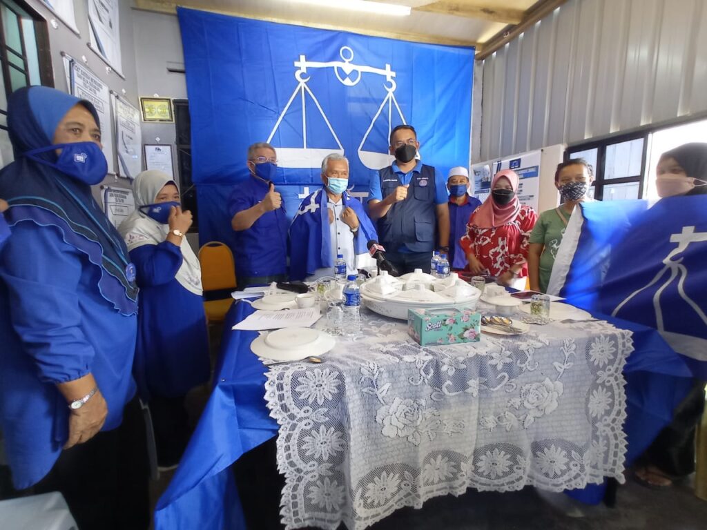Lagi pimpinan Bersatu umum keluar parti 