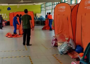 PPS SK Simpang Durian, Jelebu ditutup kira-kira pukul 3 petang tadi selepas kesemua mangsa banjir yang ditempatkan di situ telah dibenarkan pulang ke rumah masing-masing.