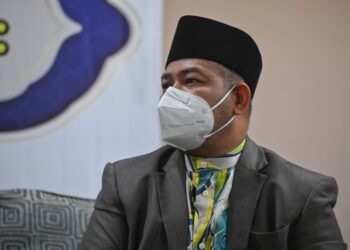 MOHD. Khairuddin Aman Razali ketika sidang akhbar selepas majlis penutup Nadwah Ilmuan Muslim di Kuala Terengganu. - UTUSAN/PUQTRA HAIRRY ROSLI