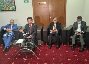 JALALUDDIN Alias dalam sidang akhbar perjumpaan bersama persatuan pemilik dan pengusaha hotel di Putrajaya. - UTUSAN/SITI 'AISYAH SUKAIMI