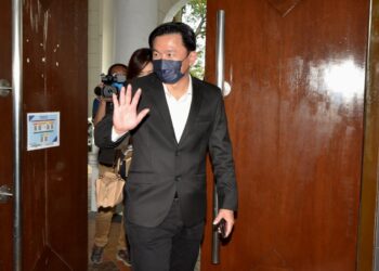 PAUL Yong Choo Kiong di Mahkamah Tinggi Ipoh pada hari pertama prosiding bela diri tuduhan merogol pembantu rumah yang dihadapinya hari ini. - UTUSAN/ZULFACHRI ZULKIFLI