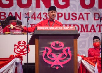 AHMAD Zahid Hamidi ketika ucapan dasar Presiden sempena Perhimpunan Agung UMNO (PAU) 2021 di Dataran Plaza Merdeka, Pusat Dagangan Dunia Kuala Lumpur (WTCKL). - UTUSAN/MUHAMAD IQBAL ROSLI