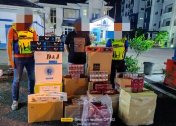 URM Pulau Pinang menahan seorang pekedai runcit warga tempatan kerana disyaki terbabit dalam aktiviti pengedaran rokok tidak bercukai dan mercun di sekitar Batu Kurau, Kerian, Perak, Rabu lalu.