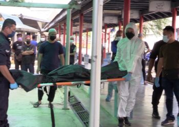 MAYAT Muhammad Faiz Hakimi Che Mansor dibawa ke HSNZ di Kuala Terengganu selepas ditemukan rebah di asrama ILP di Gong Badak, Kuala Nerus