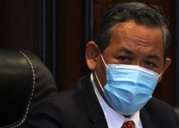 AMINUDDIN Harun dalam sidang akhbar selepas mempengerusikan Mesyuarat Mingguan Exco di Wisma Negeri, Seremban hari ini.