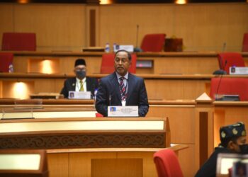 ZAMBRY Abd. Kadir ketika sesi perbahasan pada sidang DUN Perak di Ipoh hari ini. - UTUSAN/IHSAN URUSETIA DEWAN NEGERI PERAK