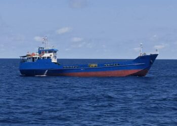 KAPAL kargo dari Indonesia yang ditahan selepas disyaki bersauh tanpa kebenaran di perairan Johor Timur semalam.