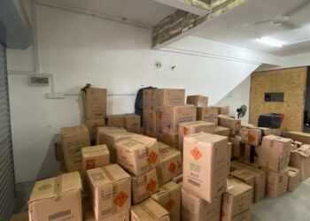 SEBAHAGIAN mercun yang dirampas PGA dalam serbuan di Kampung Cabang Tiga Bukit Kecil, Gunong, Bachok Kelantan semalam.FOTO : Ihsan PGA