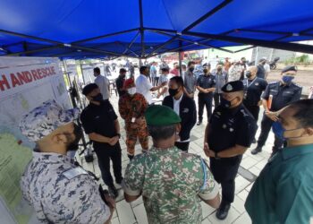 OP Carilamat empat penyelam warga Eropah yang dilaporkan hilang ketika menyelam diteruskan pagi ini di Jeti Maritim Malaysia Mersing, di sini. - UTUSAN/MASTURAH SURADI
