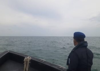 OPERASI mencari baki tiga lagi penyelam yang hilang disambung pagi ini sehingga mencapai keluasan 335.79 batu nautika persegi bagi pencarian sektor laut di Mersing, di sini hari ini.