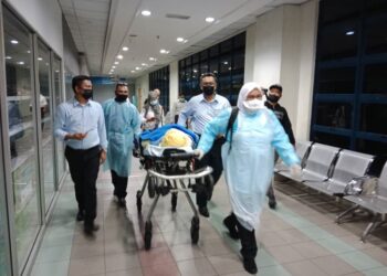 NUR Nabilah Mohd. Azhar yang dibawa pulang dari Caribbean tiba di KLIA, Sepang, Selangor kelmarin.