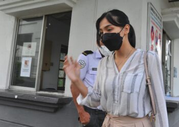 SAM Ke Ting yang ketika kejadian berusia 22 tahun, didakwa melakukan kesalahan itu di Jalan Lingkaran Dalam, Johor Bahru, Johor pada 3.20 pagi 18 Februari 2017.