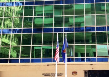 KEDUTAAN Besar Malaysia di Kaherah memantau segala perkembangan semasa melibatkan rakyat di Mesir.