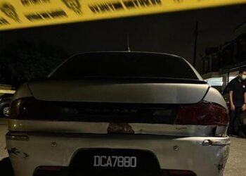 KENDERAAN Proton Perdana yang ditahan dalam Operasi Sarang di Jalan Air Putih di Kuantan, Pahang. - IHSAN IPD KUANTAN